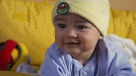 《宝贝计划》中的小婴儿长大了 眉清目秀变化极大