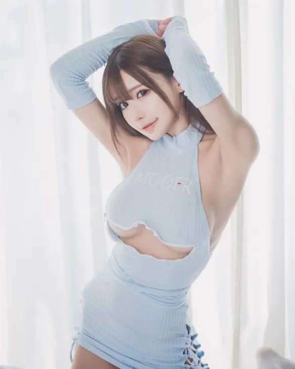 妩媚动人的性感尤物！熟女系岛国小姐姐白田まい美照