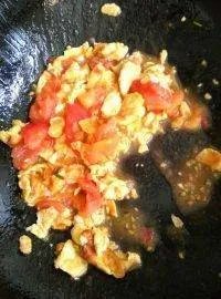 番茄炒蛋应该怎么做？