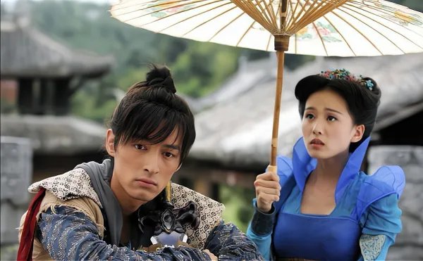 胡歌、刘诗诗再见面相视一笑，他们此前有过哪些交集？