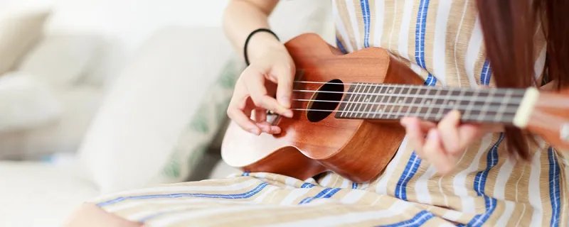 所以暂时将你眼睛闭了起来歌词