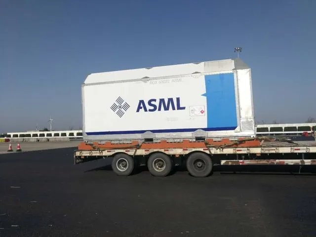 一台光刻机多少钱？