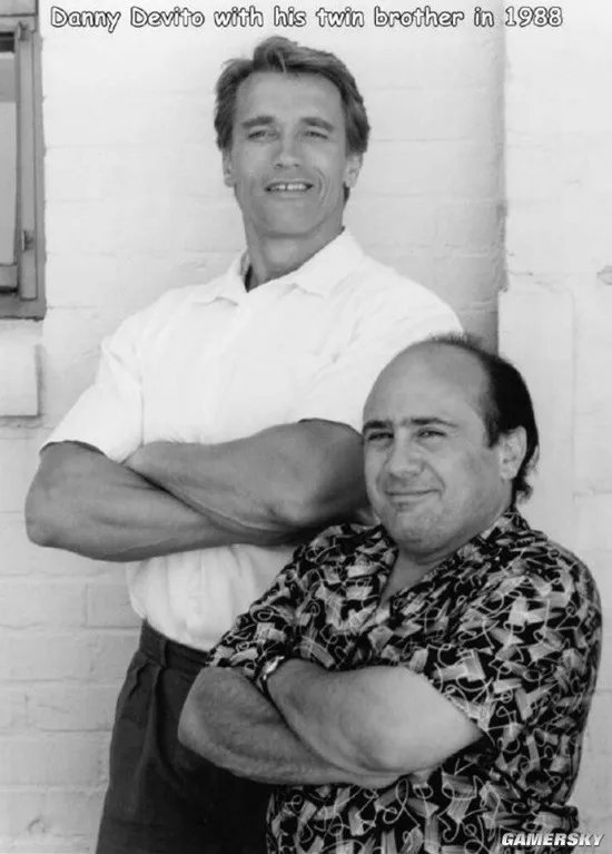 老照片：13岁的金·卡戴珊 没能潮过爱因斯坦