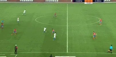 狂奔70米！阿奇姆彭利用速度连过4人完成破门！拉拽，飞铲都挡不住，你怎么看？