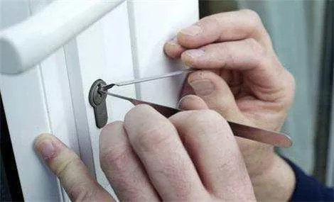 开锁公司的流程是什么？能随便开别人家门吗？