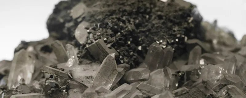 赤铁矿的主要成分是哪些 赤铁矿的主要成分是什么