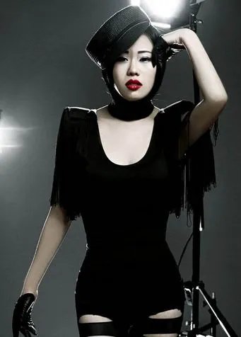 袁维娅的黑人男友是谁分手了吗 深扒袁维娅现任男朋友是谁背景