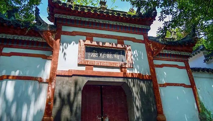 舌战群儒的主人公 谁是舌战群儒的主人公