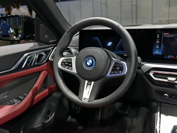 2022款宝马i4正式上市,哪一款更值得入手?