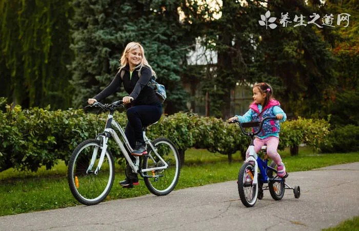 适合发朋友圈的奶茶图片（奶茶店照片实拍图）