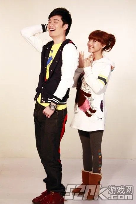 爱情公寓“曾小贤“自爆玩LOL 与薛之谦组队撸