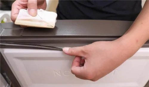冰箱门关不严怎么办