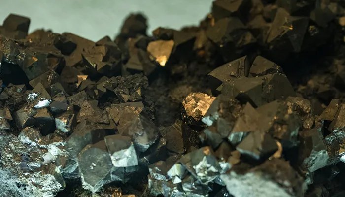 赤铁矿的主要成分是哪些 赤铁矿的主要成分是什么