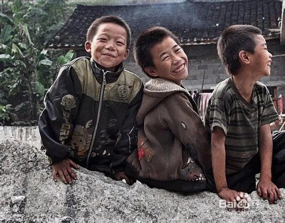 如何帮助贫困山区的孩子？