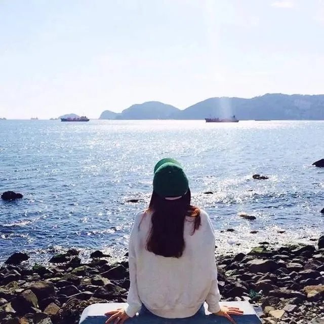 有哪些好看的女生背影头像分享吗？