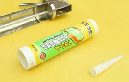 玻璃胶怎么使用