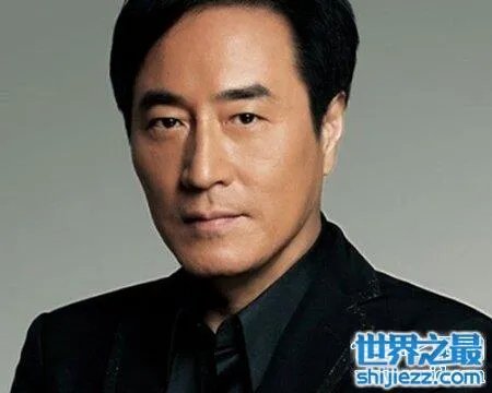 杨立新老婆听说长得很高贵 典雅大方 