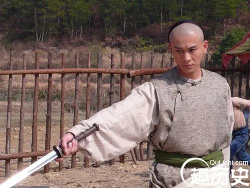 陈家洛是个什么样的人？如何评价陈家洛