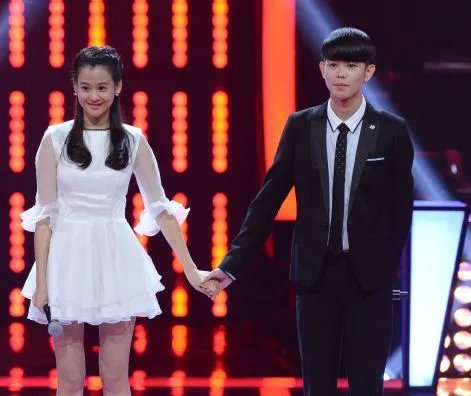 陈永馨刘珂接吻恋情曝光  两人亲密照流出