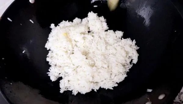 炒饭怎么做好吃？