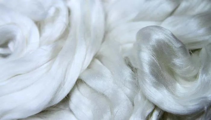 桑蚕丝和真丝的区别 桑蚕丝和真丝的区别是什么