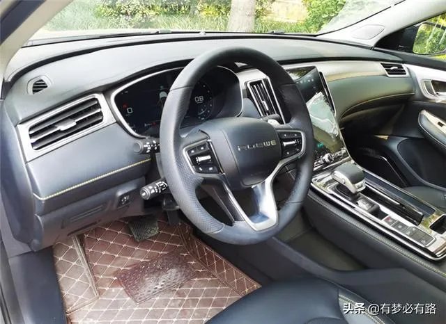 荣威i6MAX这台车我看中了，它是不是适合年轻人开呢？