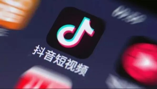 抖音最近很火的一首闽南歌叫什么名字？