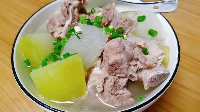 冬瓜排骨汤怎么做？