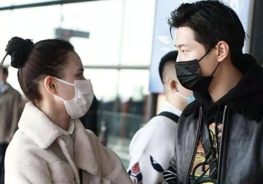 窦骁生日，何超莲是如何给其庆生的？