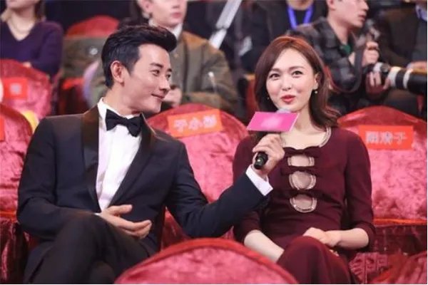 罗晋唐嫣牵手下班图曝光,他们的感情究竟有多好?