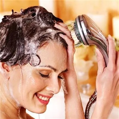 用啤酒洗头的正确方法