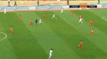 狂奔70米！阿奇姆彭利用速度连过4人完成破门！拉拽，飞铲都挡不住，你怎么看？