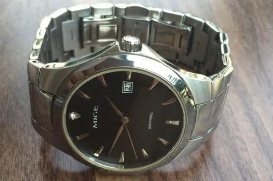 石英表和电子表的区别