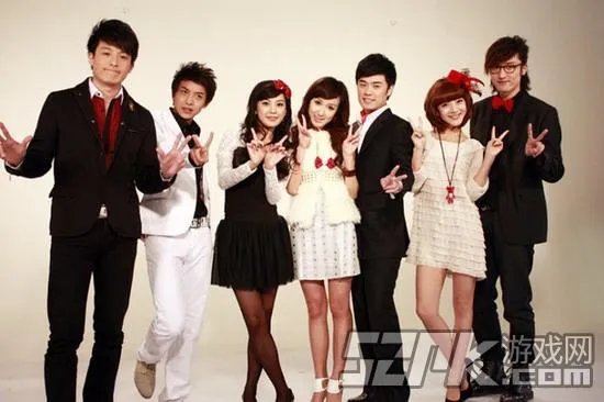 爱情公寓“曾小贤“自爆玩LOL 与薛之谦组队撸