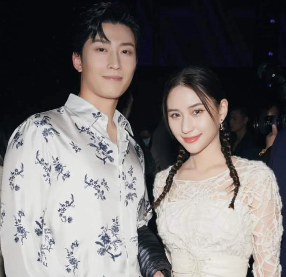 窦骁生日，何超莲是如何给其庆生的？