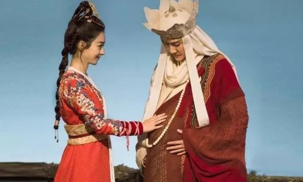 冯绍峰与赵丽颖是怎么在一起的