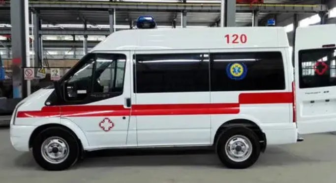 救护车英文怎么说?