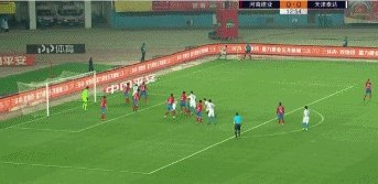 狂奔70米！阿奇姆彭利用速度连过4人完成破门！拉拽，飞铲都挡不住，你怎么看？