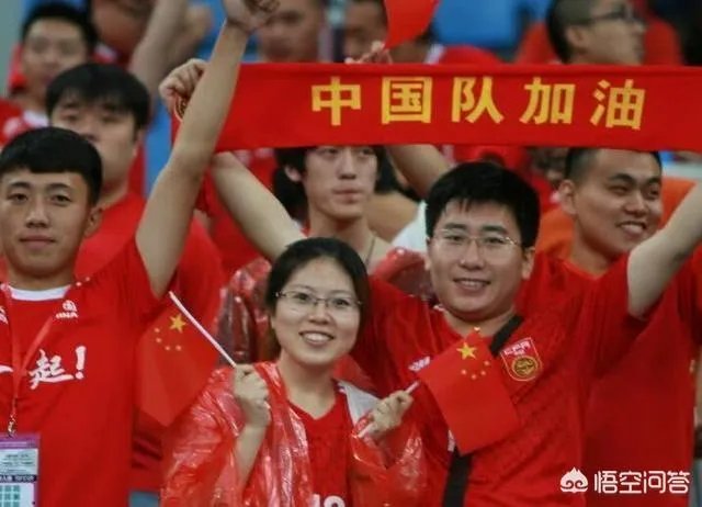 董路微博炮轰白岩松是“充满着井底之蛙的无知和浅薄”，对此你怎么看？