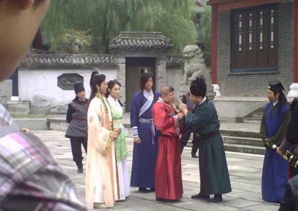 王灿方子萱快乐大本营秀恩爱 龙游天下成两人定情之作