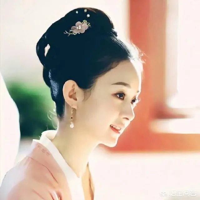 《知否》中明兰用泥巴阻止墨兰私会，这么做有什么隐藏的目的？