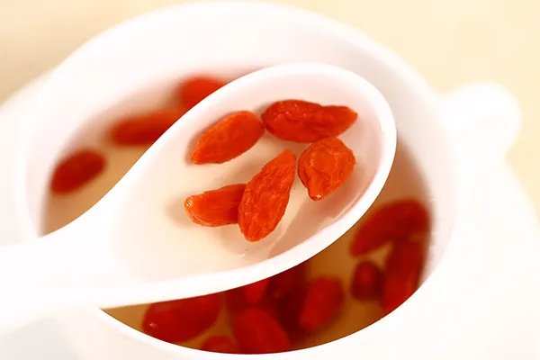 枸杞泡水喝有什么好处