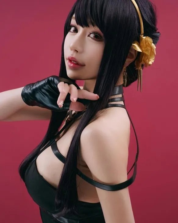 妩媚动人的性感尤物！熟女系岛国小姐姐白田まい美照