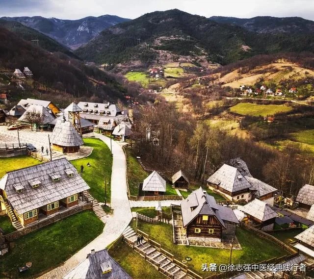 我经常会想起以前的内疚事，就会自责大叫或大骂一声，该怎么办？