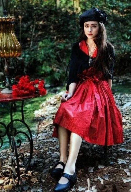 女神般的存在！巴西14岁清纯嫩模写真大放送