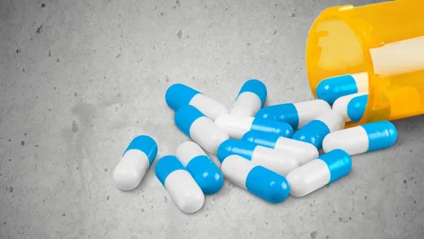 藿香正气胶囊治感冒吗