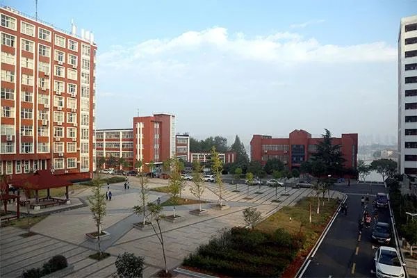 湖北生物科技职业学院怎么样？