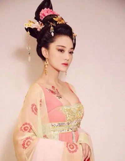 张馨予妲己古装剧照曝光 美艳动人惹人妒