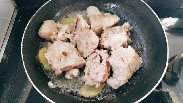 冬瓜排骨汤怎么做？