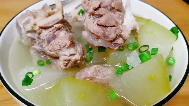 冬瓜排骨汤怎么做？